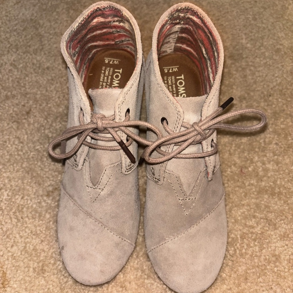 Toms wedges